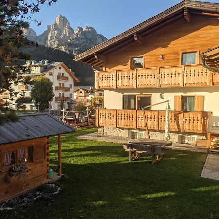 Ciasa Giorgina Apartment Pozza di Fassa Luaran gambar