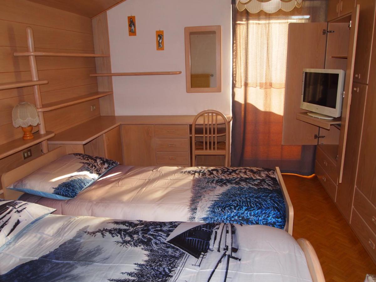 Ciasa Giorgina Apartment Pozza di Fassa Luaran gambar